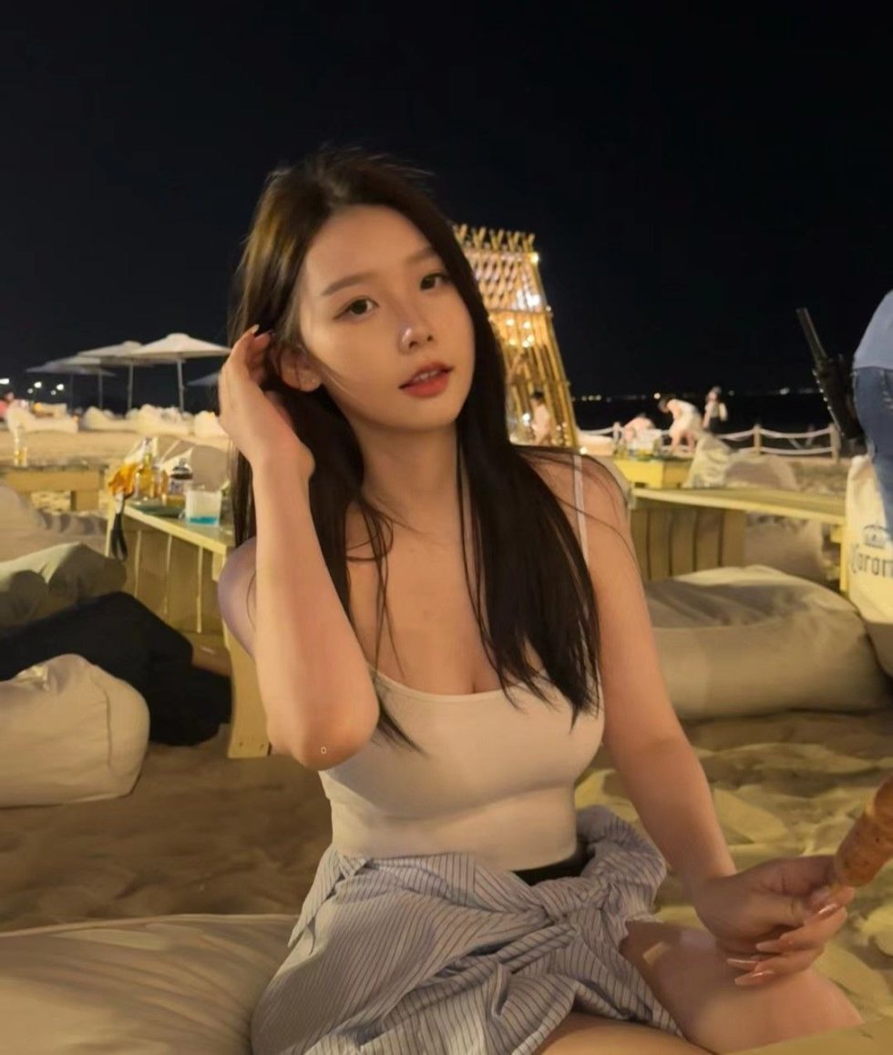 女大学生赚学费 女大学生赚学费